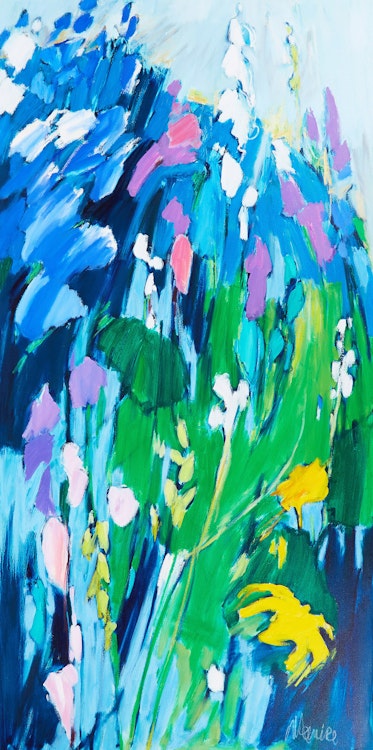 Artwork by Madeleine Lemire, Coteau bleu
